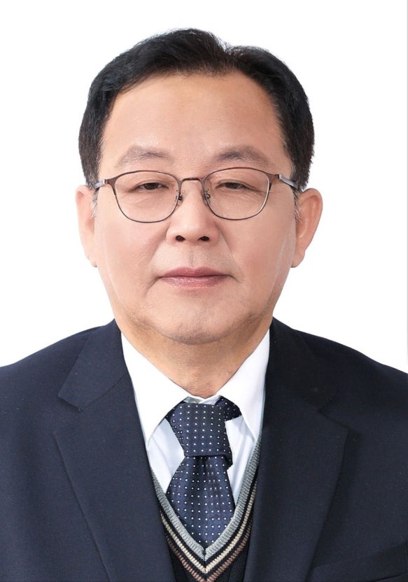 Young Kuk Lee